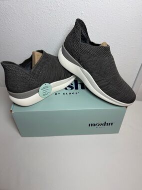 Mosh'n by KLOGS Rise Women’s Sneaker - Charcoal new in box size 8 wide